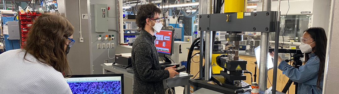 people work in a lab